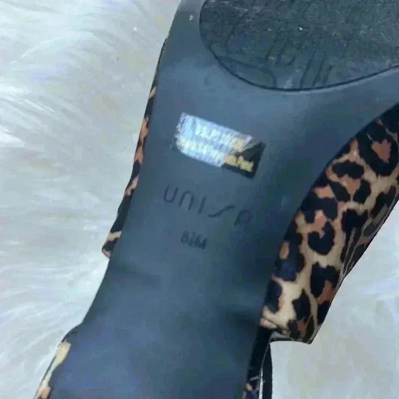Gorgeous Leo Print Heels / Brand New - Size 8.5 - Picture 4 of 4